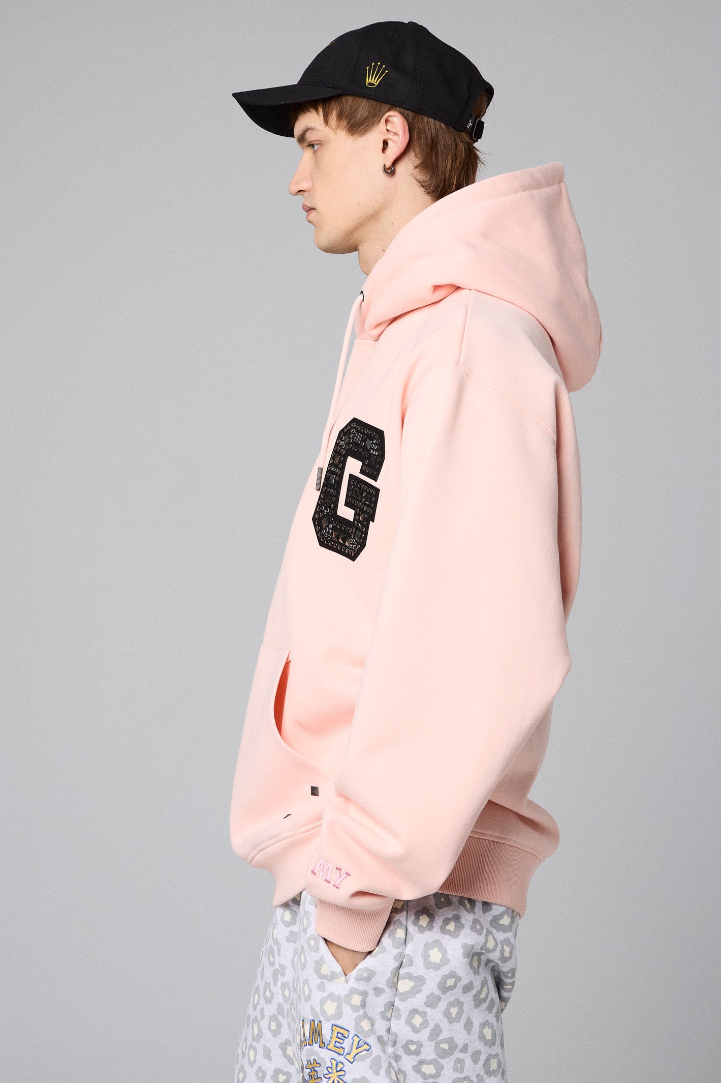 ROYAL PAW CURVED VISOR CAP STRAPBACK BLACK