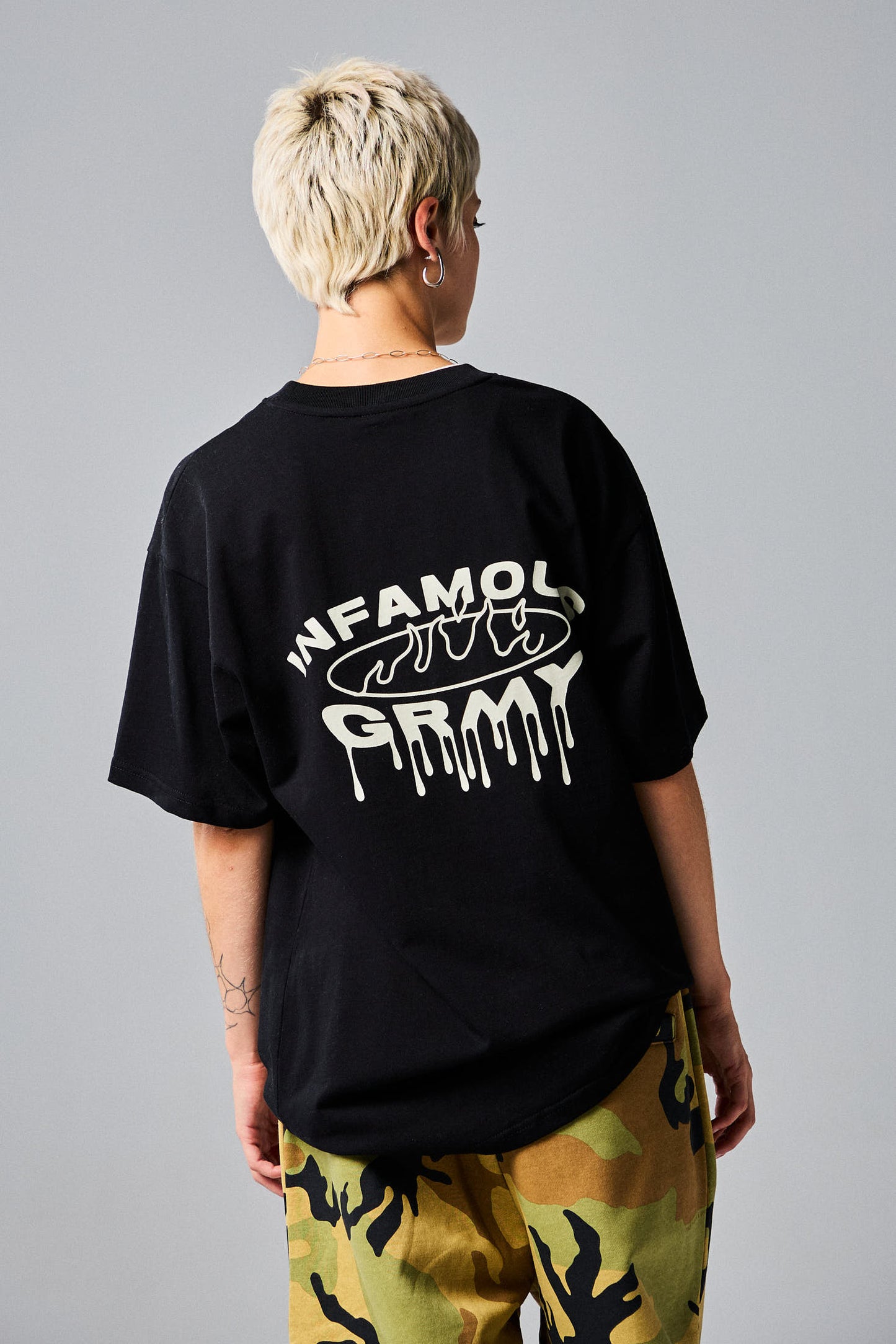 FOLLOW THE DOLLAR REGULAR TEE BLACK