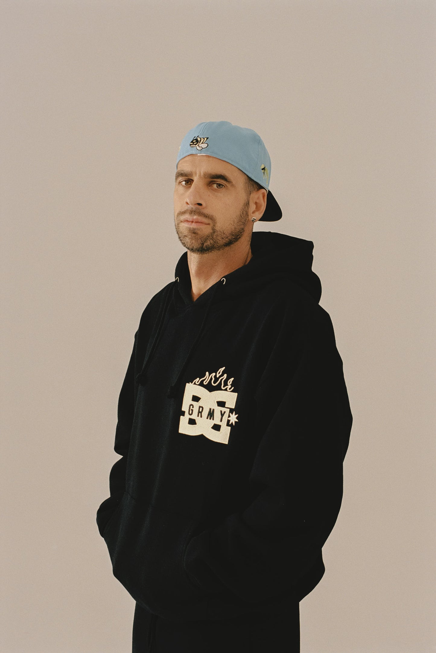 THE SWARM DC SHOES X GRIMEY BOXY HOODIE BLACK