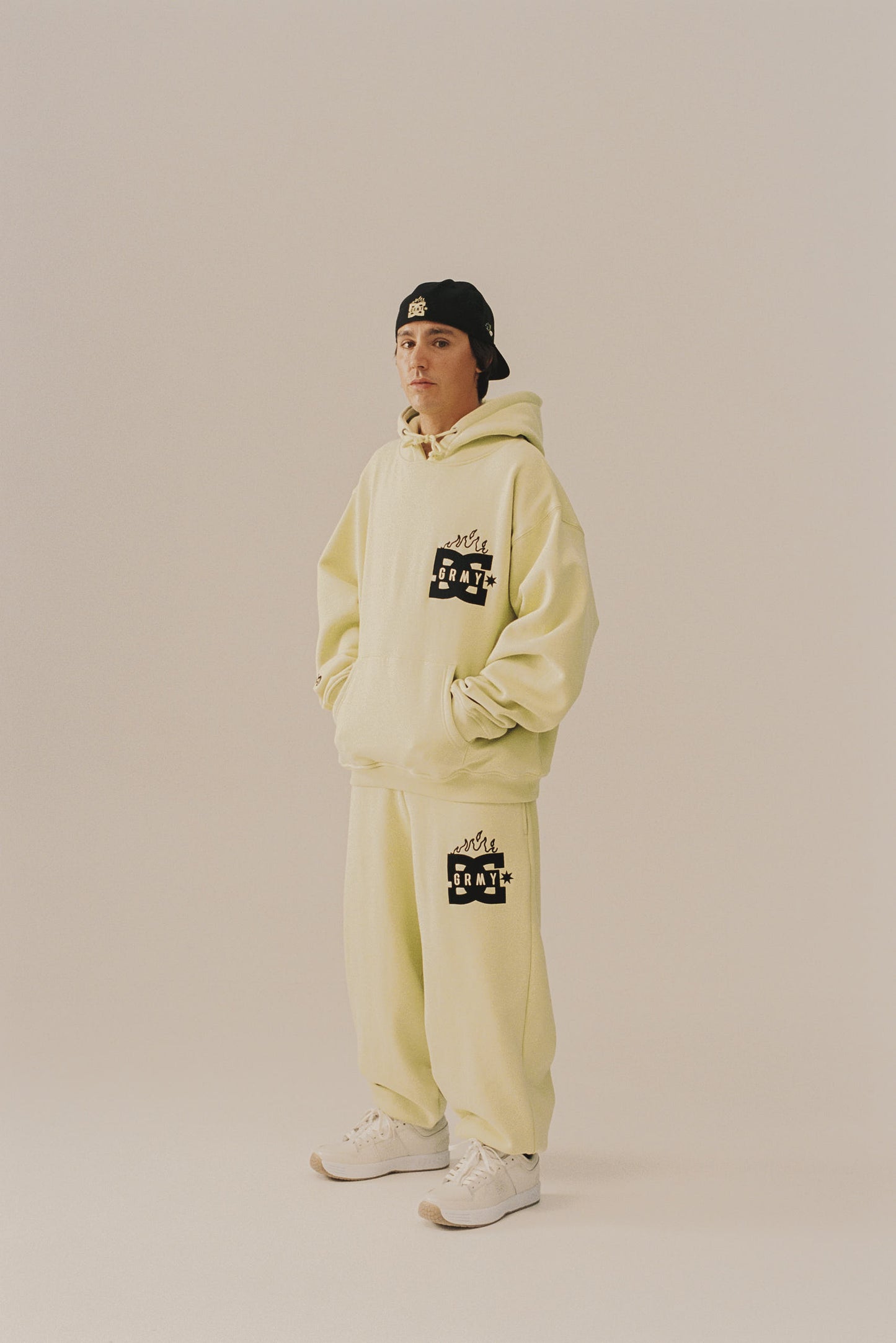 THE SWARM DC SHOES X GRIMEY BAGGY SWEATPANTS LIME