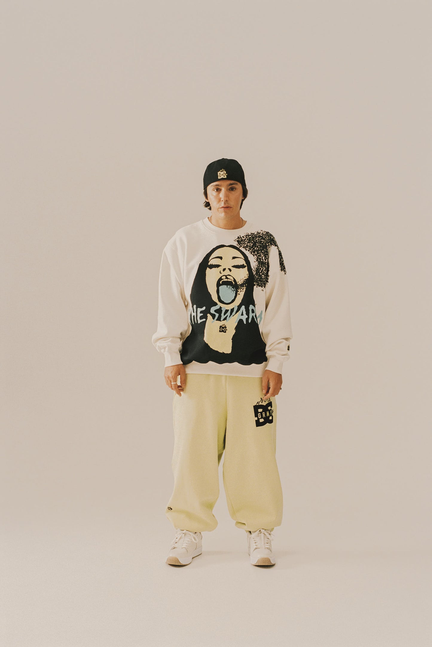 THE SWARM DC SHOES X GRIMEY RAW HONEY VINTAGE CREWNECK OFF WHITE