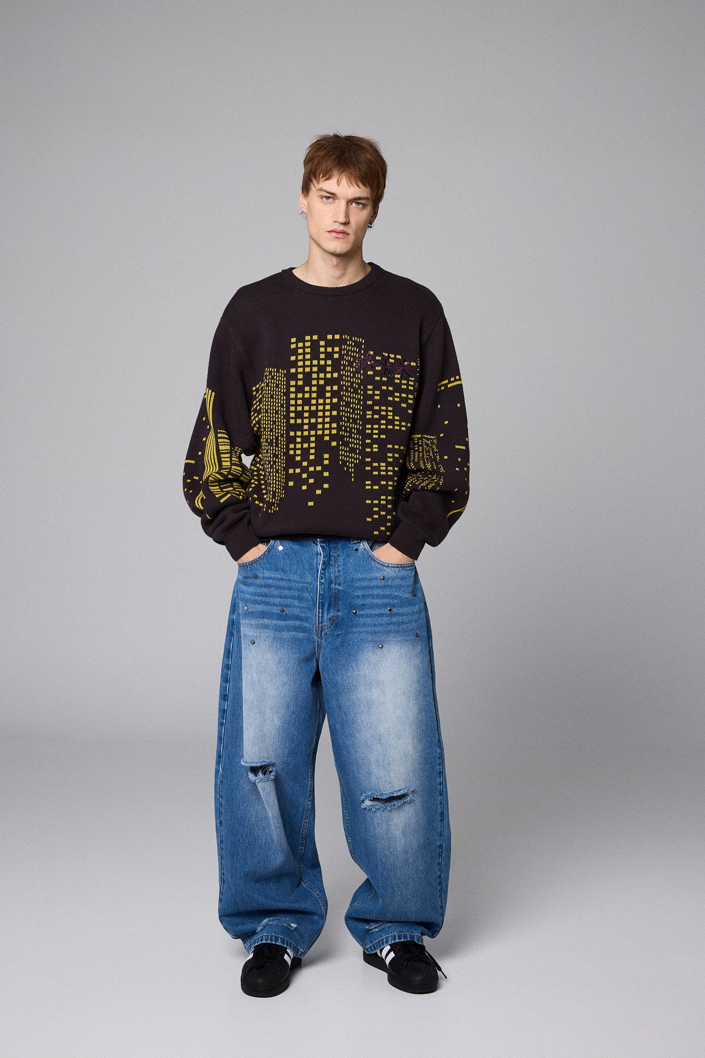 ROYAL PAW KNIT SWEATER BLACK