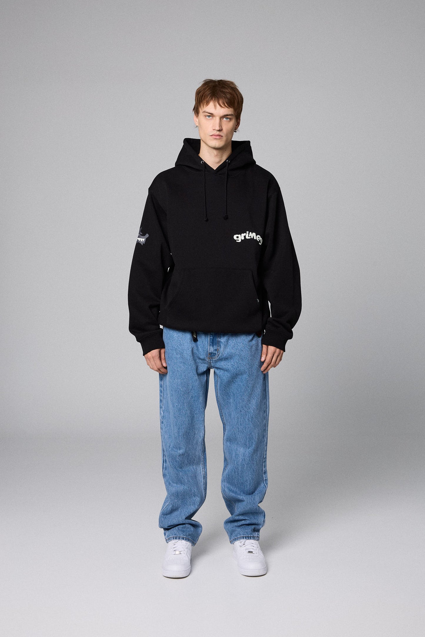 THE PLANET REGULAR HOODIE BLACK